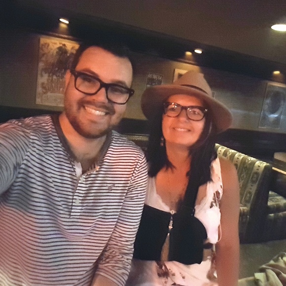 Meet your Posher, Laurene - Picture 1 of 1